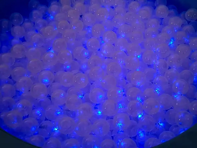 Round Ball Pitt with LED