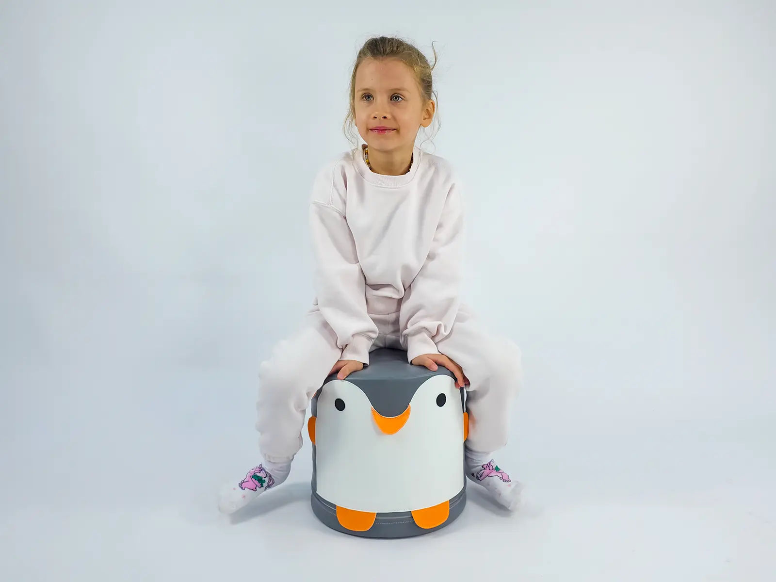 Penguin Pouf