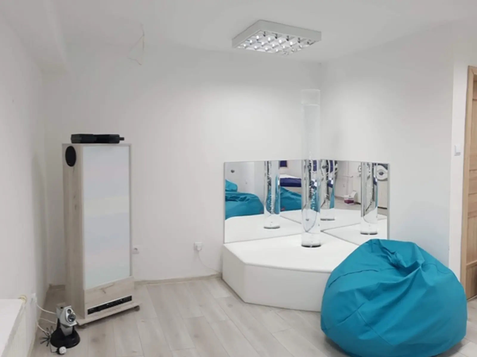 Tablica świetlna -  kolorowa drabina z głośnikami wersja mobilna